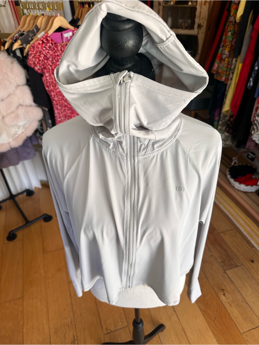 Beneunder AirLoop Lightweight Sun Protection Jacket - Picture 3 of 13